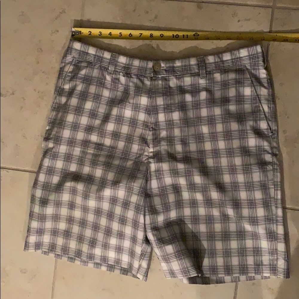 Men’s IZOD Performx golf shorts size 38